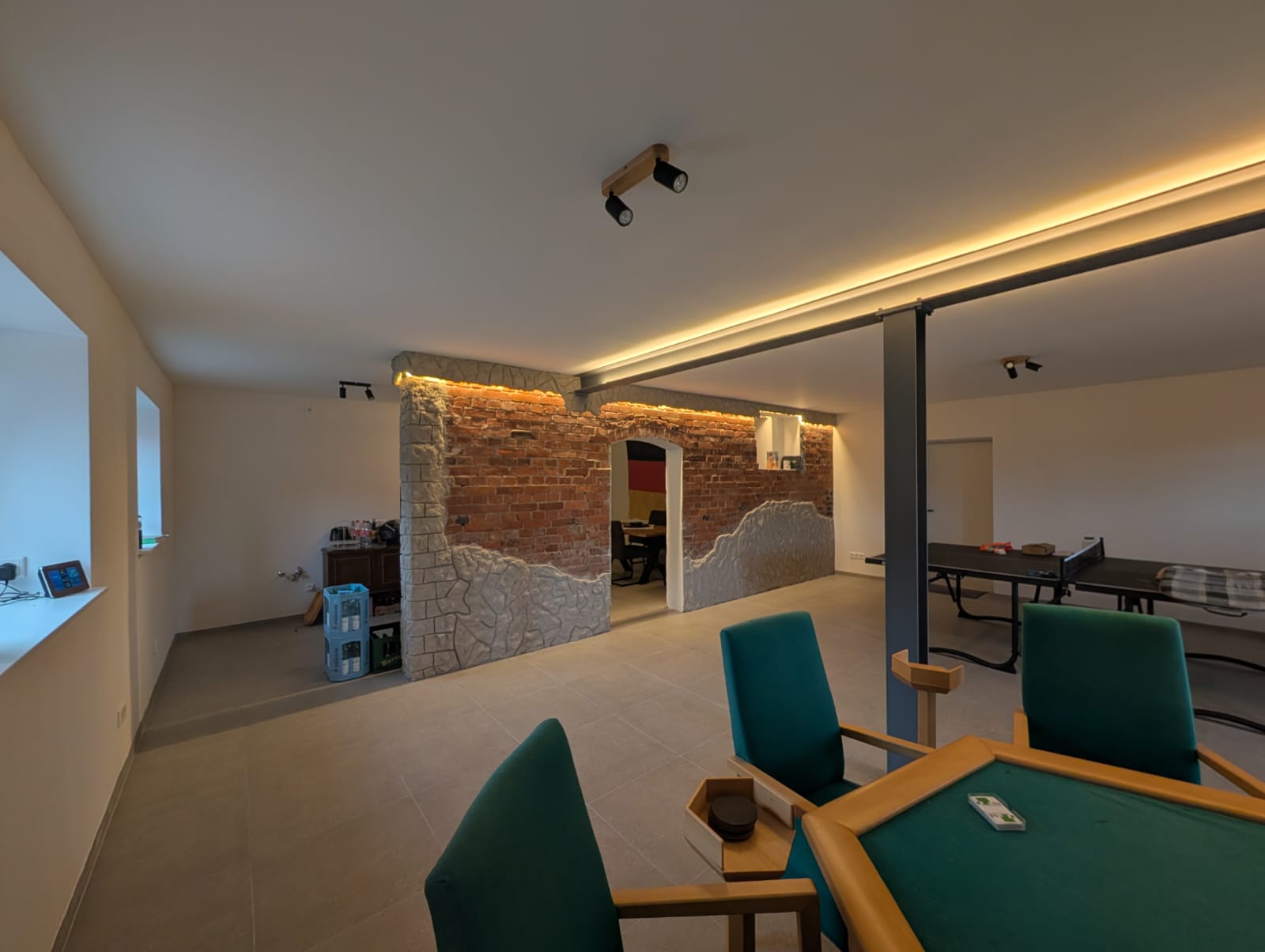 Verputzarbeiten an einer Design-Wand